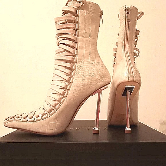Azalea Wang Shoes - 🎁FREE GIFT INCLUDED🎁 NWT NIB Stiletto Bootie in Bone Lace Up Shaft High Heels